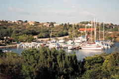 15.-Curazao.-Pequena-marina-familiar-de-Kima-Kalki.