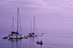 26.-San-Blas.-Los-indios-Kuna-nos-dan-la-bienvenida-y-de-paso-nos-venden-artesania.