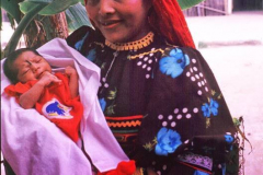 28.-San-Blas.-Mujer-Kuna-de-Rio-Sidra