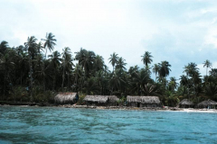 29.-San-Blas.-Pequeno-poblado-Kuna.