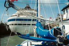 40.-Canal-de-Panama.-Compartimos-la-esclusa-con-gigantesco-transatlantico.