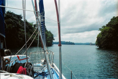 41.-Canal-de-Panama.-Navegacion-por-el-lago-Gatun.