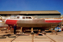 1.-Arenado-del-Archibald-en-las-instalaciones-del-varadero.-1997