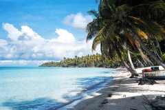 21.-Tuamotu.-El-interior-de-la-laguna-de-Raroia