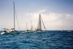 4.-La-llegada-a-Alicante.-Barcos-amigos-vienen-a-recibirme